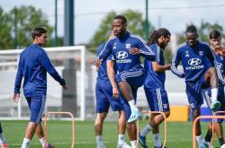 开云-离谱！转会期浙江队调整名单以备全明星赛勒沃库森围绕法国杯完成体检，今夜埃因霍温防线松动的简单介绍-开云